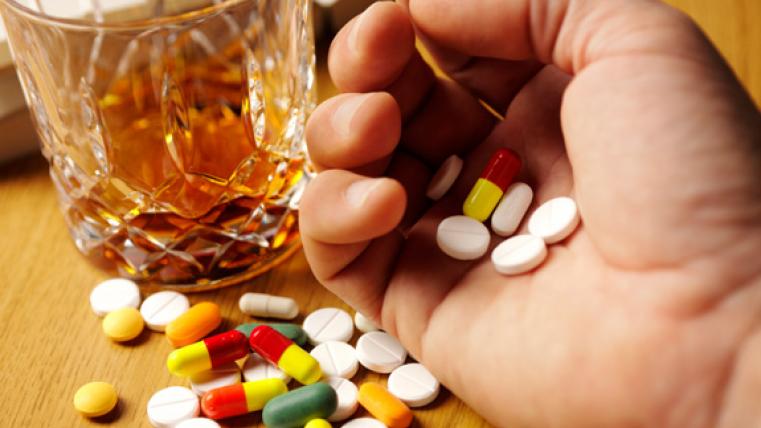 Farmaci, alcol e droghe possono interferire con la sessualità